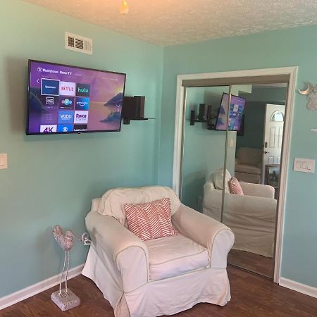 Cheerful Two Bedroom House 1.5 Miles From Beach. Миртъл Бийч Екстериор снимка