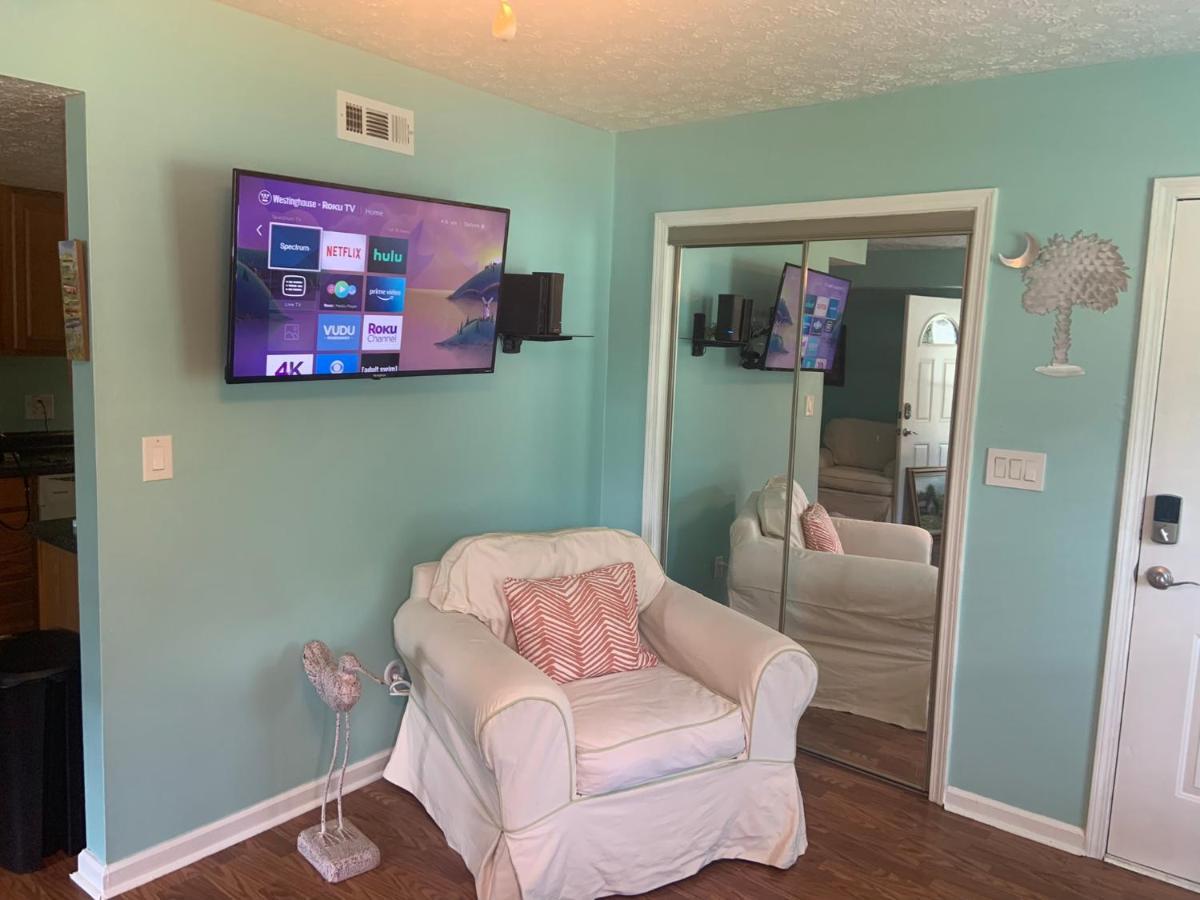 Cheerful Two Bedroom House 1.5 Miles From Beach. Миртъл Бийч Екстериор снимка