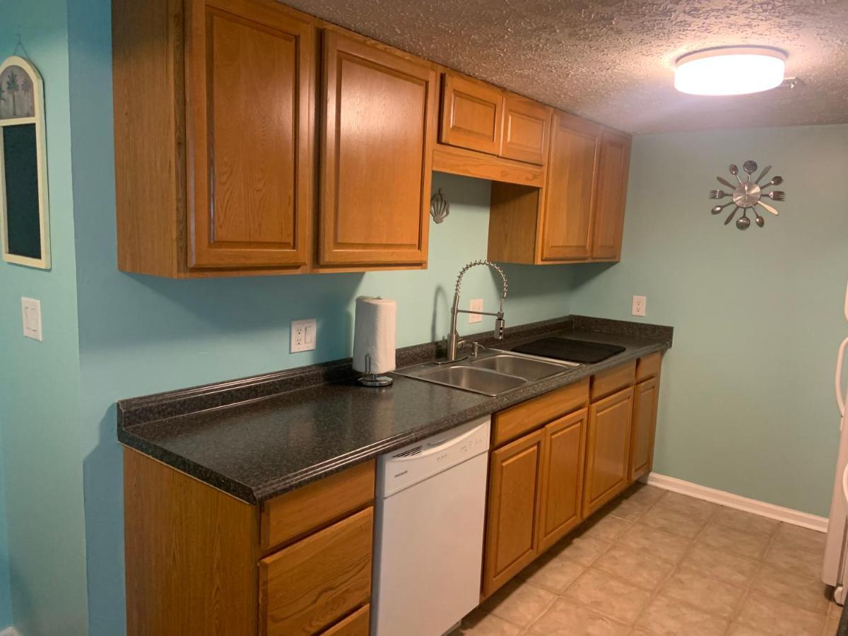 Cheerful Two Bedroom House 1.5 Miles From Beach. Миртъл Бийч Екстериор снимка